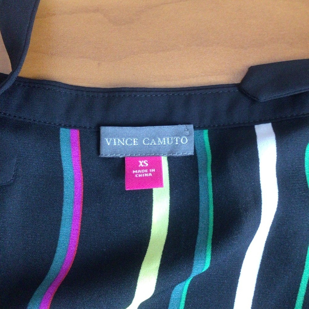 SALE‎ Vince Camuto Womens Off Shoulder Flutter Sleeves Black Multi Striped Top - Picture 5 of 9